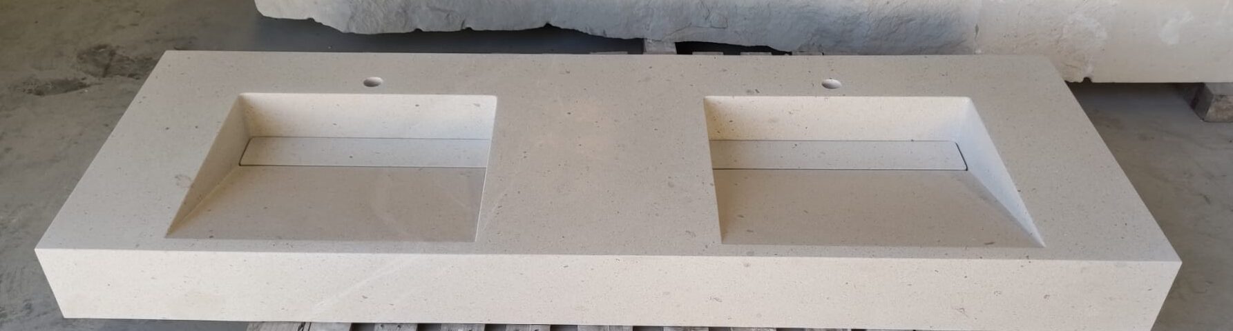 LAVABO ENCIMERA EN CALIZA