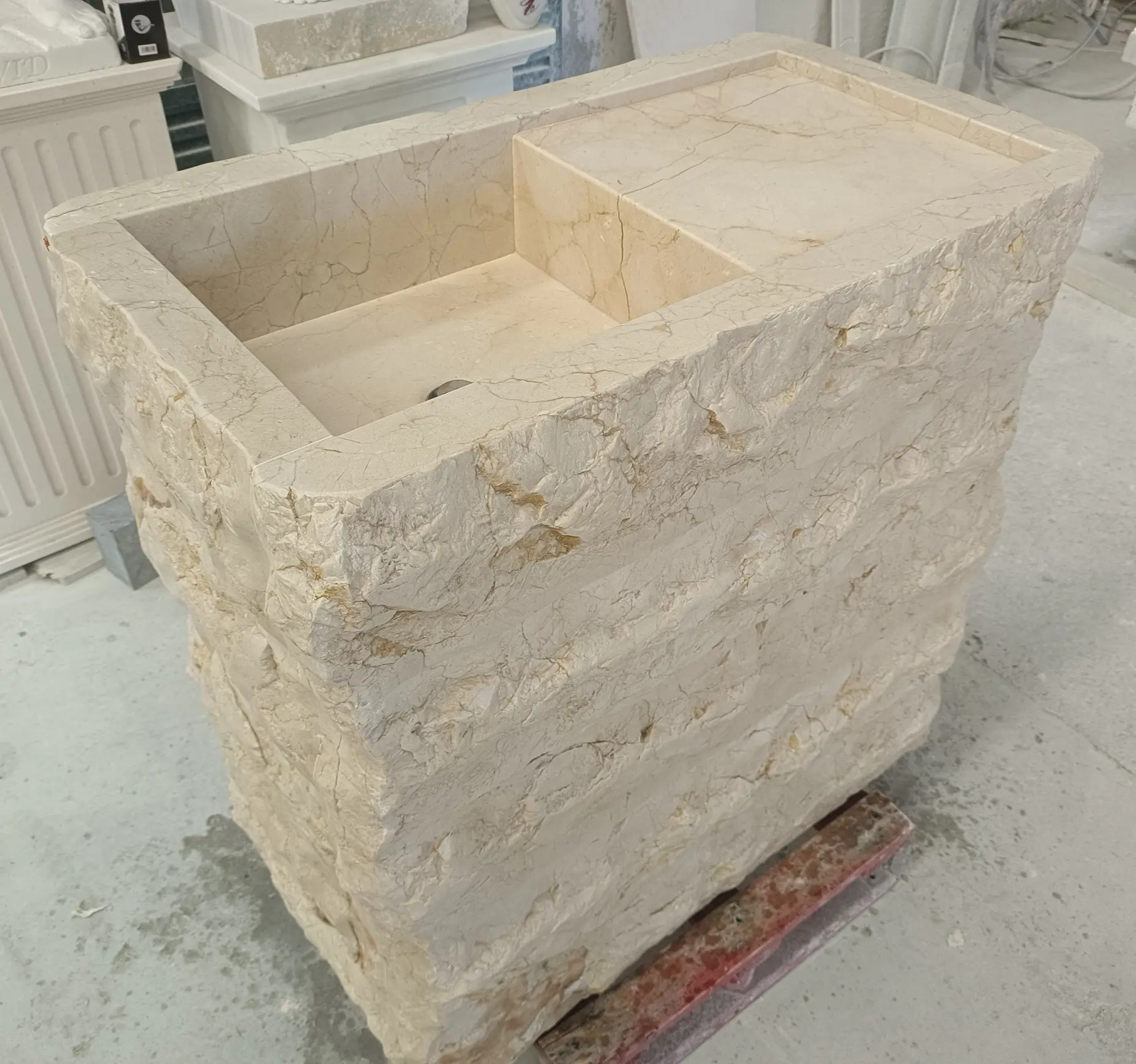 GB 63 LAVABO PEDESTAL RÚSTICO MARFIL